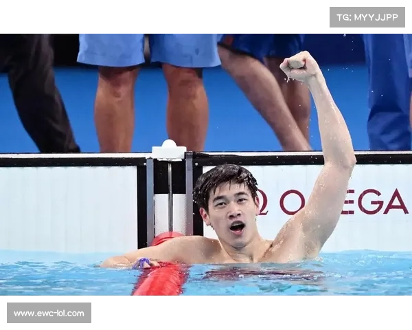 潘展乐100米自泳夺冠后突发肌肉痉挛 医疗组紧急处理并抬离赛场 潘展乐100米自泳夺冠后突发肌肉痉挛 医疗组紧急处理并抬离赛场